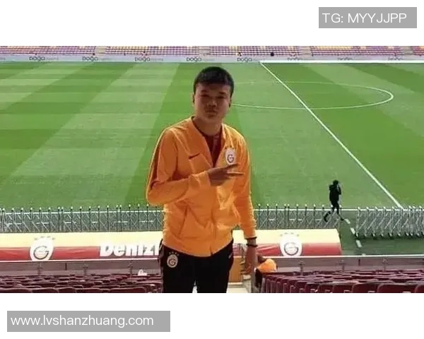 偶遇足球明星的球迷瞬间感动与欢喜的故事分享