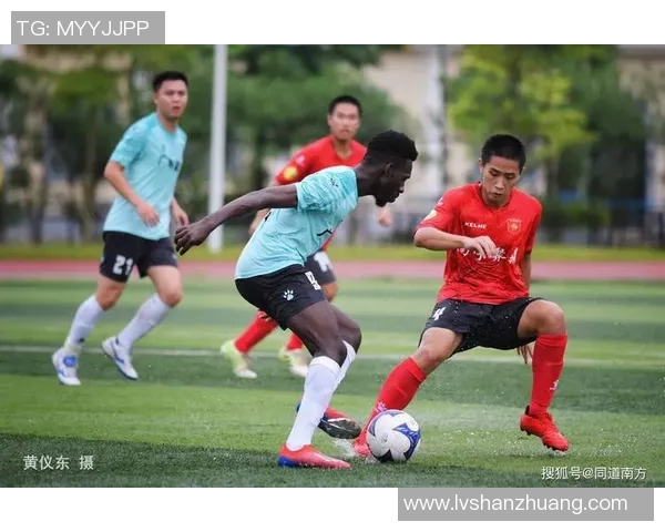 加纳足球明星训练基地助力青少年足球梦想与未来发展